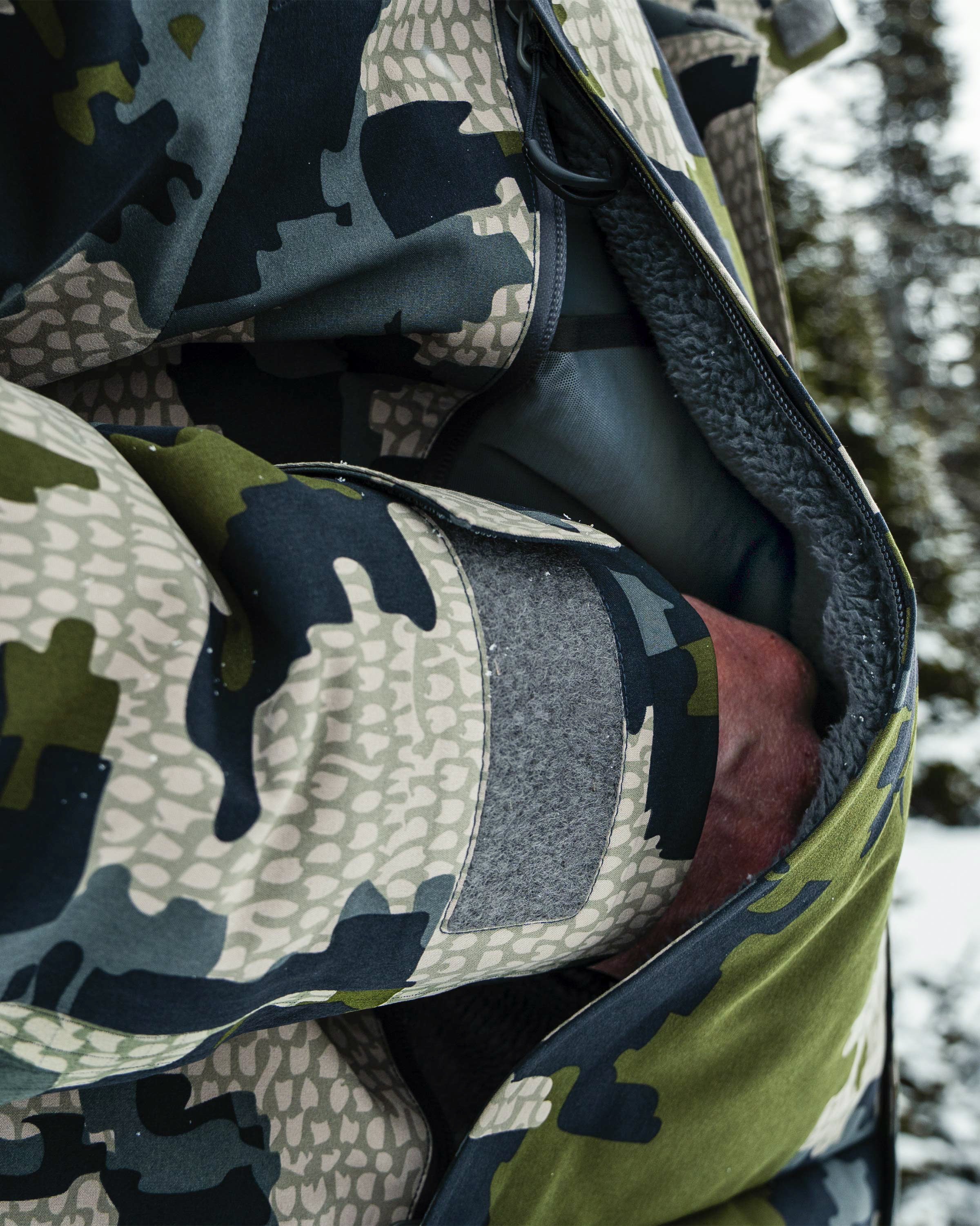 Super Down Arktuk Parka | Verde - Image 17
